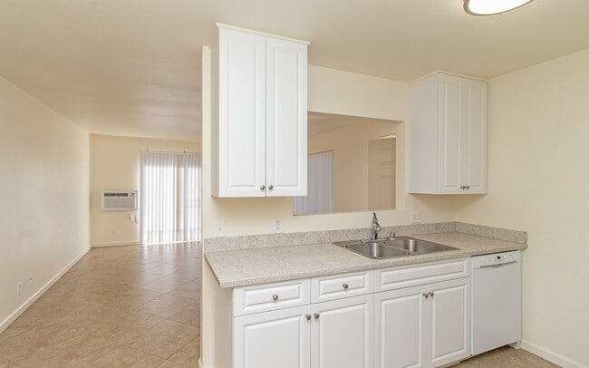 Building Photo - Parkstone Vista