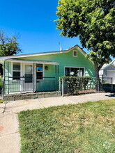 Building Photo - 712 Maxwell Ave