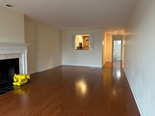 Building Photo - 6 Canal Park