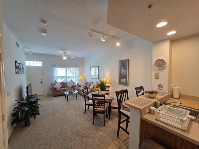 Building Photo - 4600 Yellowgold Rd W