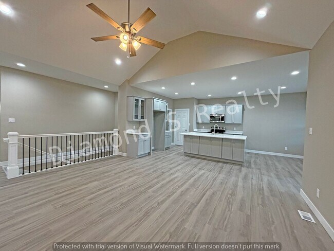 Foto del edificio - Brand New Build in Desirable Ozark Neighborhood!