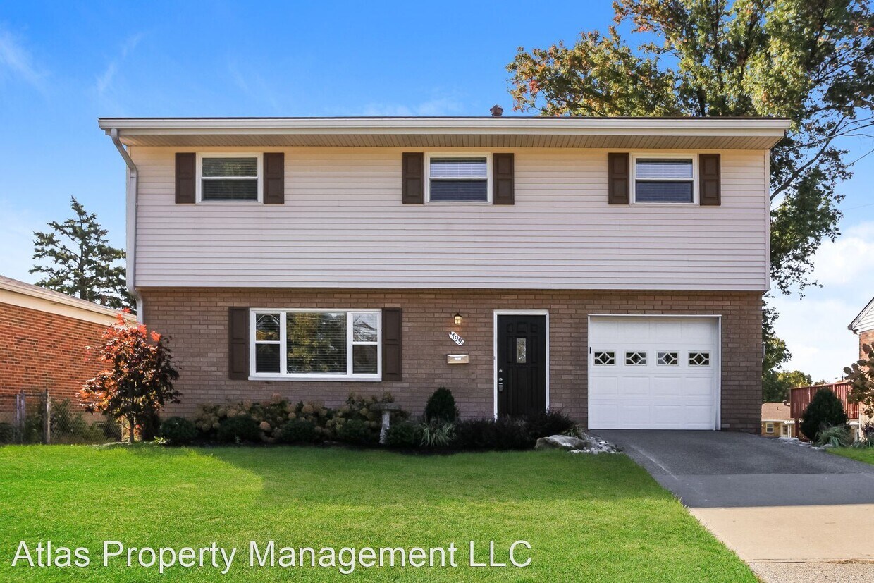 Primary Photo - 4 br, 1.5 bath House - 799 Serben Drive