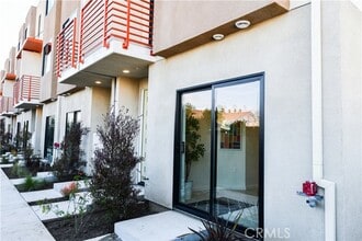 Building Photo - 15826 S Vermont Ave Building Photo - 15826 S Vermont Ave