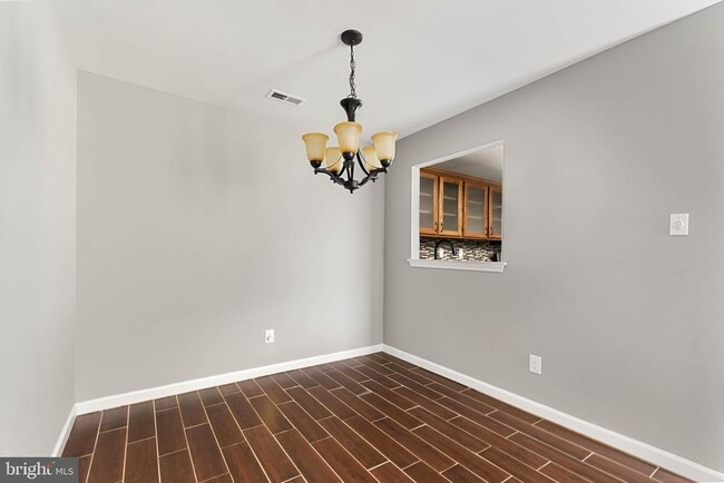 Building Photo - 641 Covington Ct
