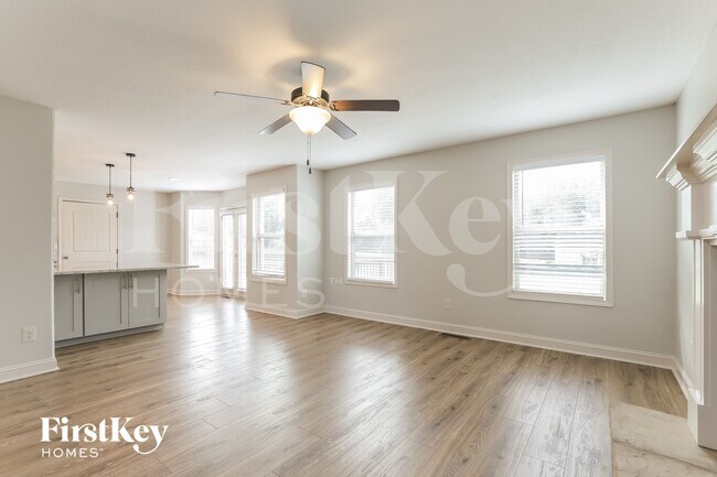 Foto del edificio - 537 Cambridge Farms Dr
