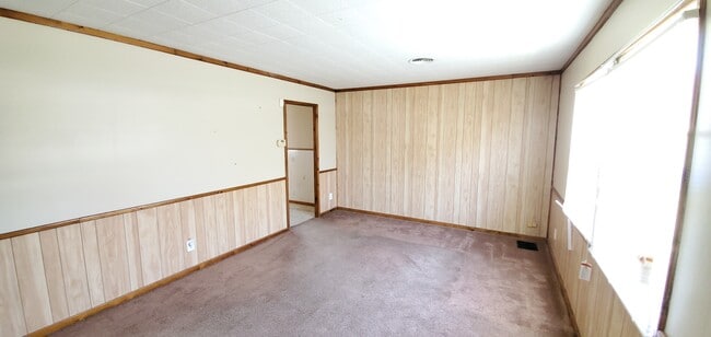 Building Photo - Three bedroom one bathroom single story home