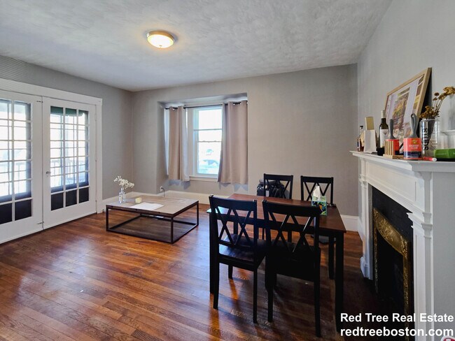 Foto del edificio - 229 Chestnut Hill Ave