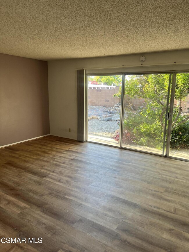 Foto del edificio - 2091 N Brower St