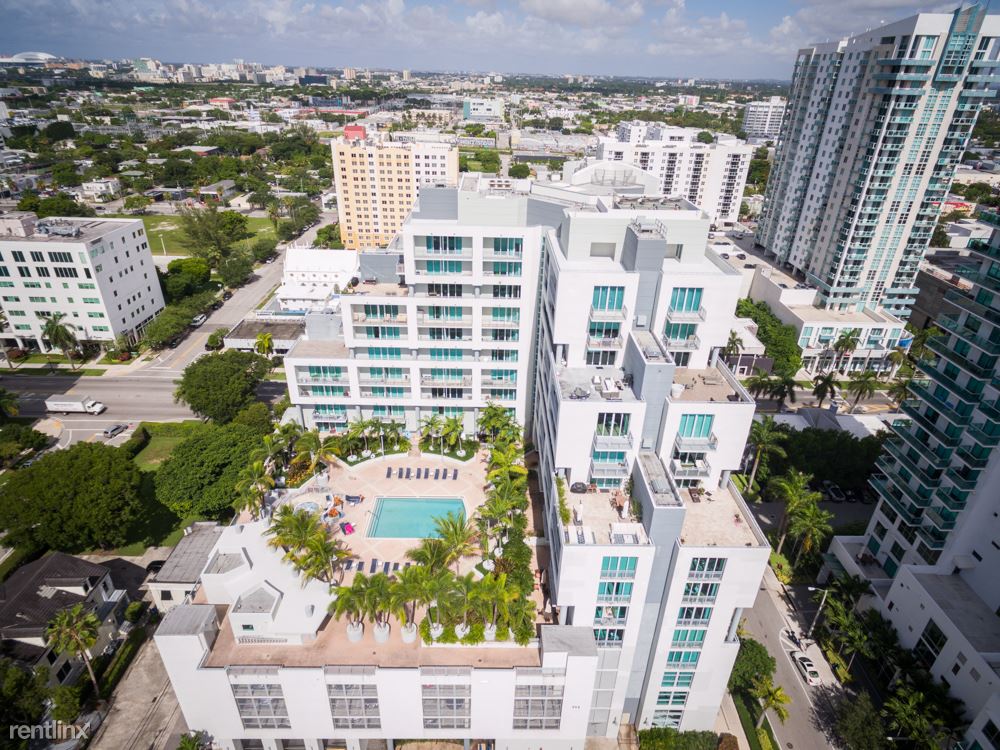 Foto principal - 350 NE 24th St