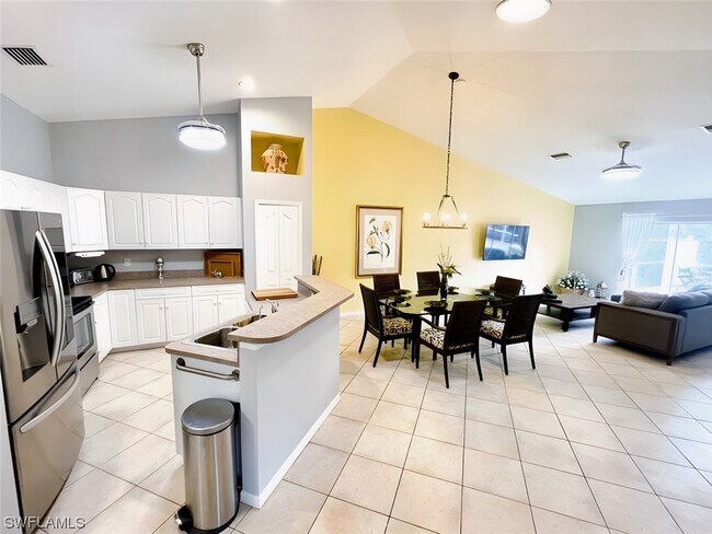 Foto del edificio - 4635 Palm Tree Blvd