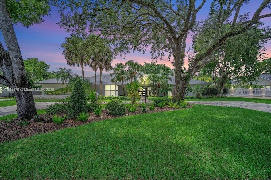Foto principal - 9121 SW 102nd St