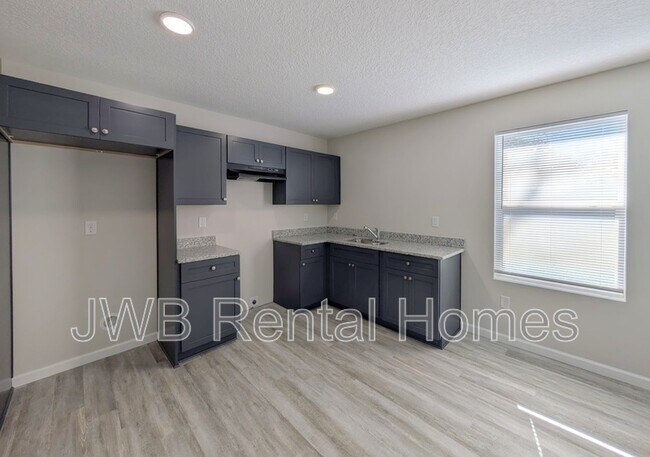 Building Photo - 5827 Ave B