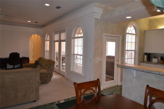 Foto del edificio - 79 NW 48th Blvd