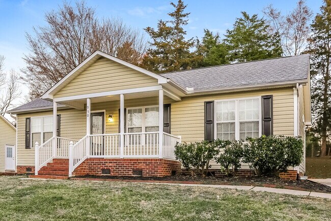 Building Photo - 950 Piney Church Rd