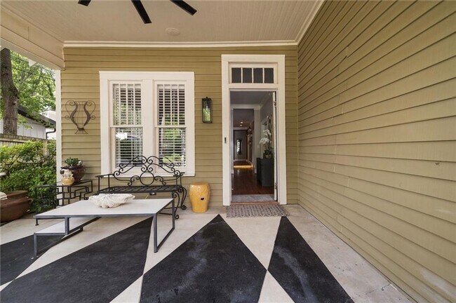 Foto del edificio - 28 Clay St SE