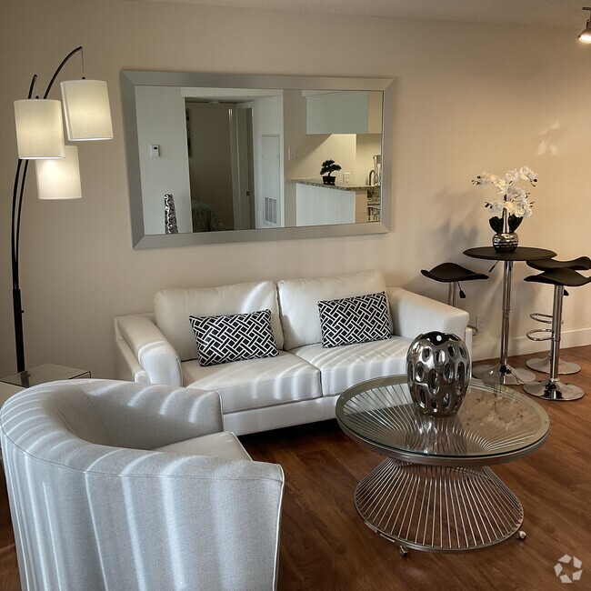 Building Photo - Stylish Living in the Heart of Boca Raton