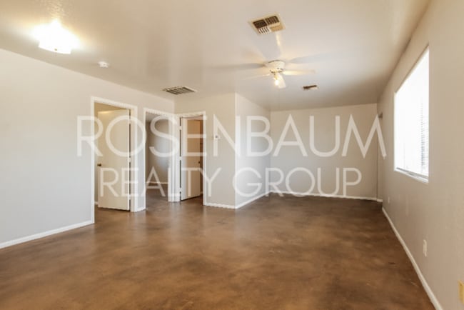 Building Photo - 918 S 1st Ave