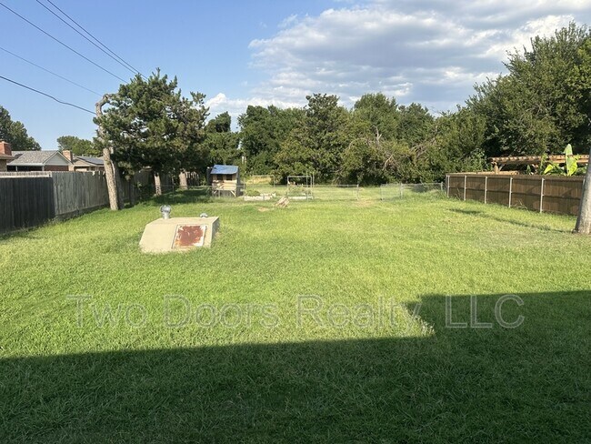 Photo - 5208 Mackelman Dr House