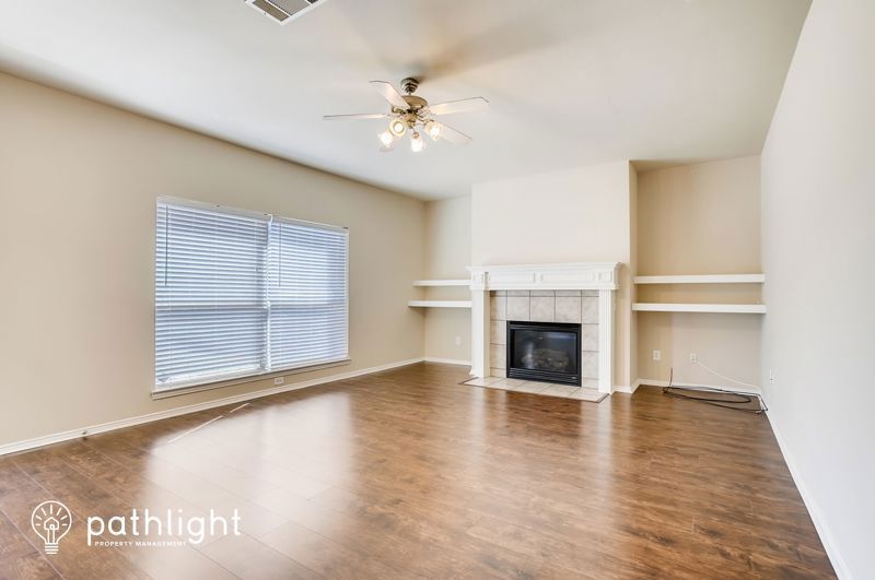 Foto principal - 3244 Silver Creek Dr