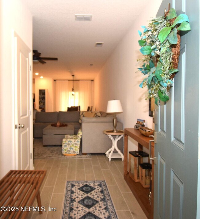 Foto del edificio - 6834 Golden Monarch Ave