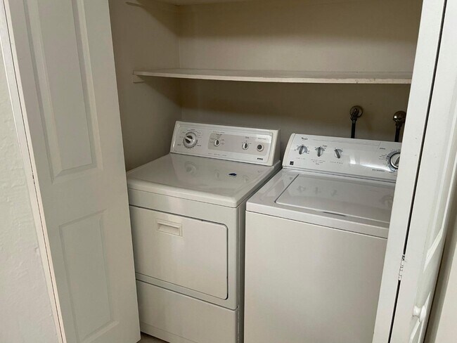 Foto del edificio - 807 Kingfisher Terrace