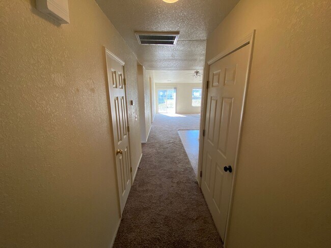 Foto del edificio - 2 Bedroom, 2 Bathroom Duplex in Hunters Ridge