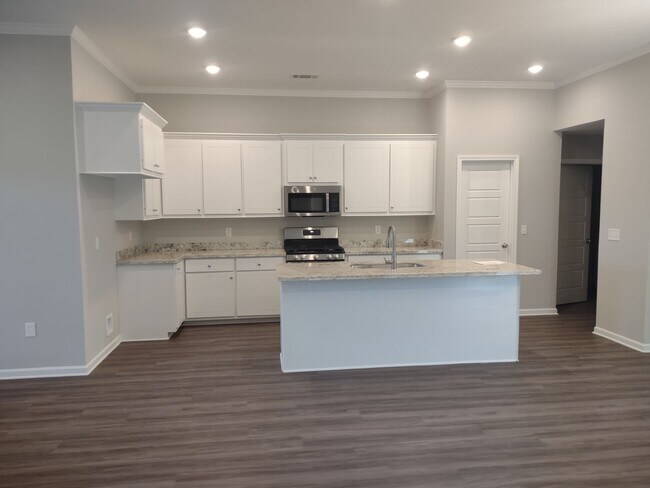 Foto del edificio - MOVE IN SPECIAL!**** 1/2 OF 1ST MONTH RENT...