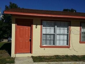 Building Photo - 2009 N Kelley Ave