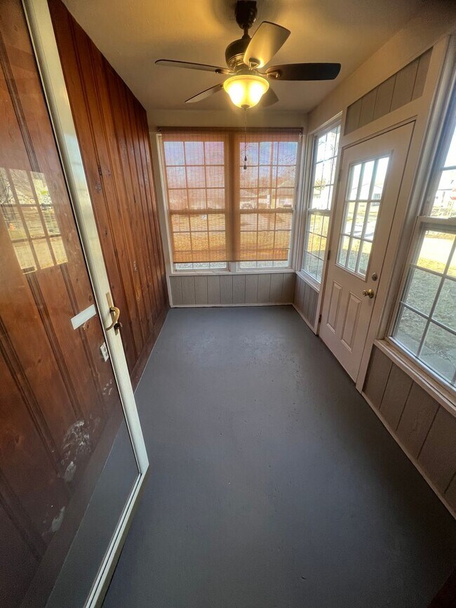 Foto del edificio - 148 N Broadleigh