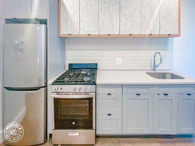 Building Photo - 411 Chauncey St