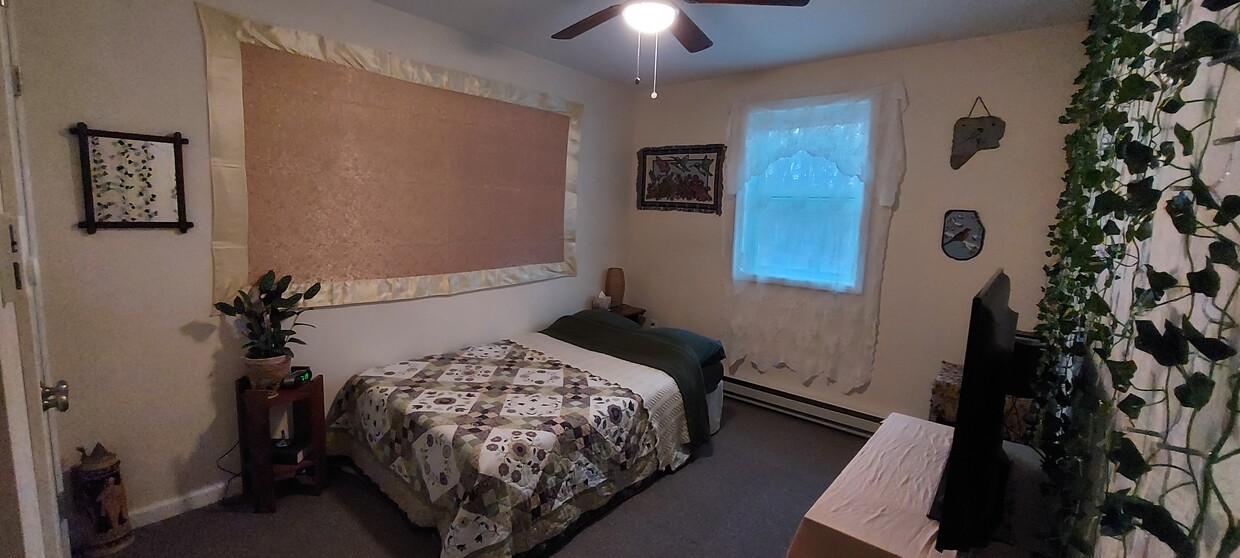 bedroom entrance - 36 Green Pond Rd