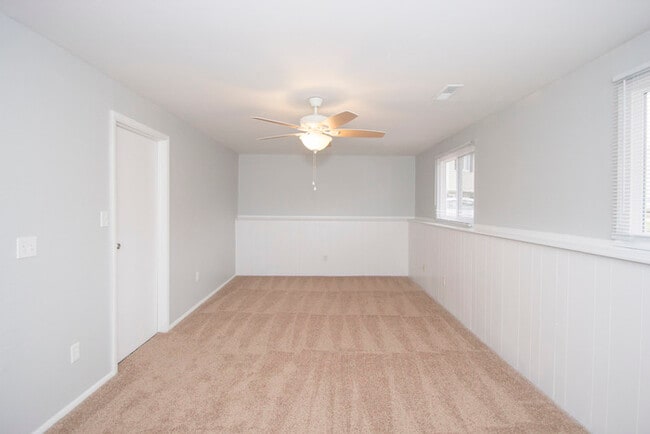 Foto del edificio - 22 Wayland Ct