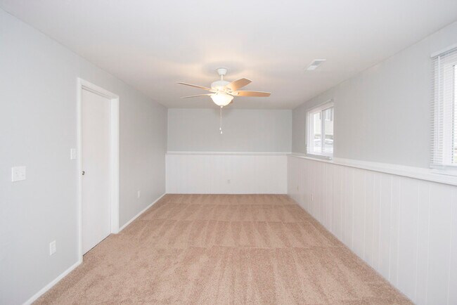 Building Photo - Charming 3 Bedroom 2 Bath Home