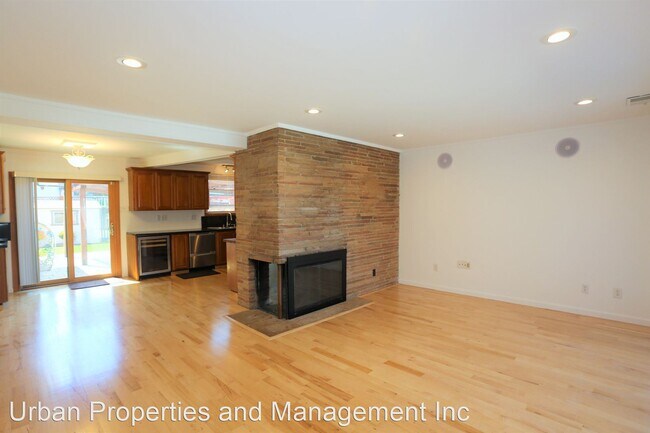 Foto del edificio - 3 br, 2 bath House - 3730 Branson Drive