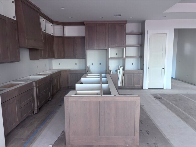 Building Photo - Brand New 3 bed plus office/2.5 bath in beautiful Coral Canyon!