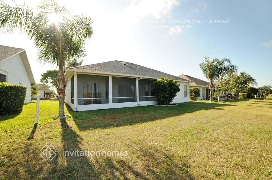 Foto del edificio - 7077 Hazeltine Cir