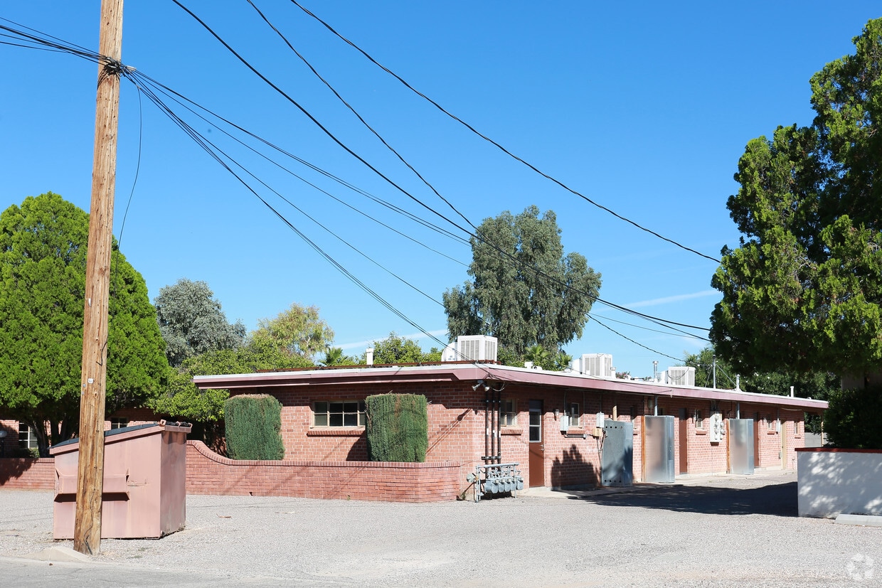 Building Photo - 3429 E Willard St
