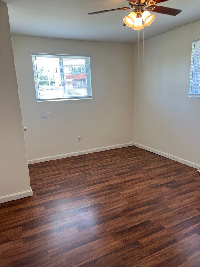 Foto del edificio - 1417 E Ferguson Ave