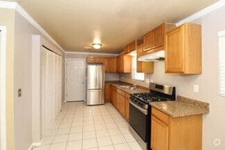 Building Photo - 709 N 12th Pl