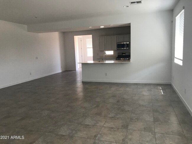 Building Photo - 3819 S 65th Ave