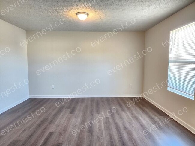 Building Photo - 460 Johnson Pool Rd