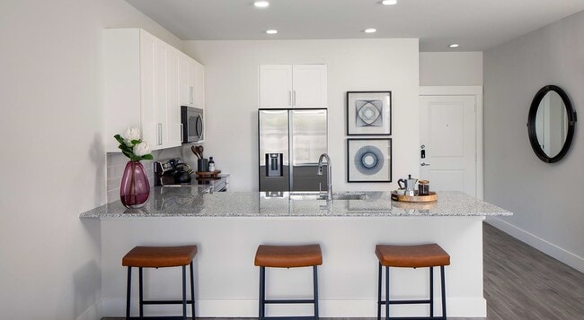 Building Photo - 2425 Bell St