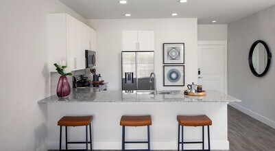 Building Photo - 2425 Bell St