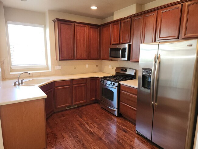 Building Photo - Fantastic Townhome at Kettle  Creek!