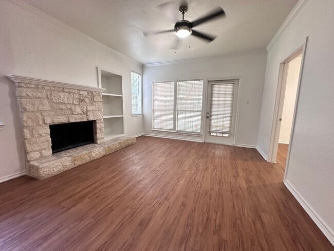 Foto del edificio - POINTE 360 @ 2222 - ONE BEDROOM WITH ATTAC...