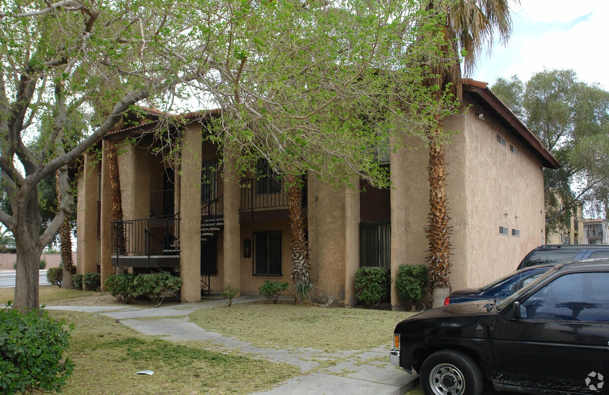 Foto principal - 4744 W Twain Ave