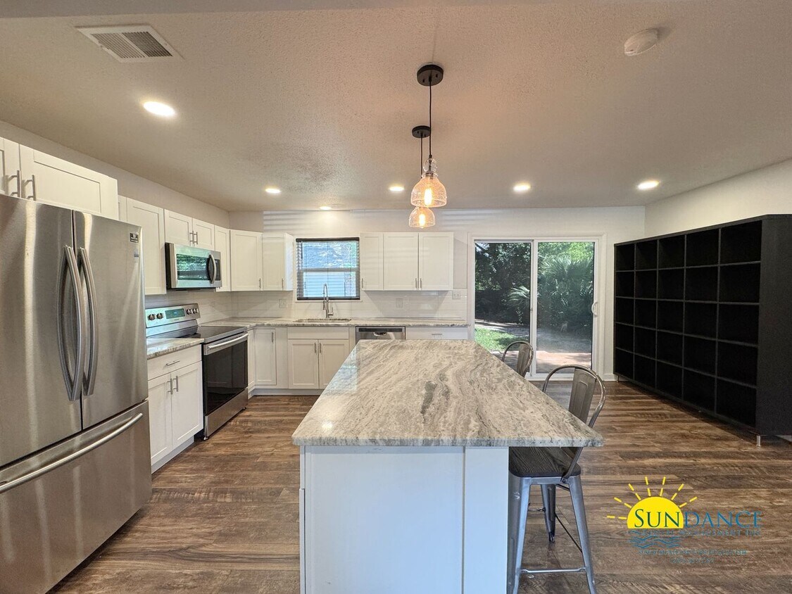 Foto principal - Fully renovated 3 Bedroom Home in Fort Wal...