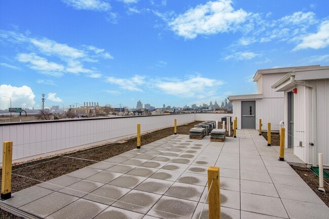 Foto del edificio - 1221 E Fletcher St