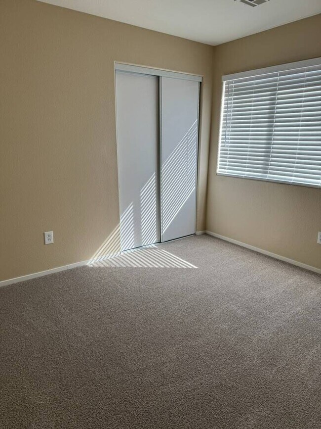 Foto del edificio - 2228 Cambridge Elms St