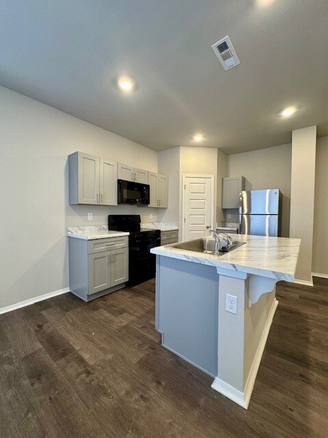 Foto del edificio - 6816 SW Devotion Ave